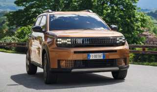 Fiat Grande Panda Hybrid La Prima - full front